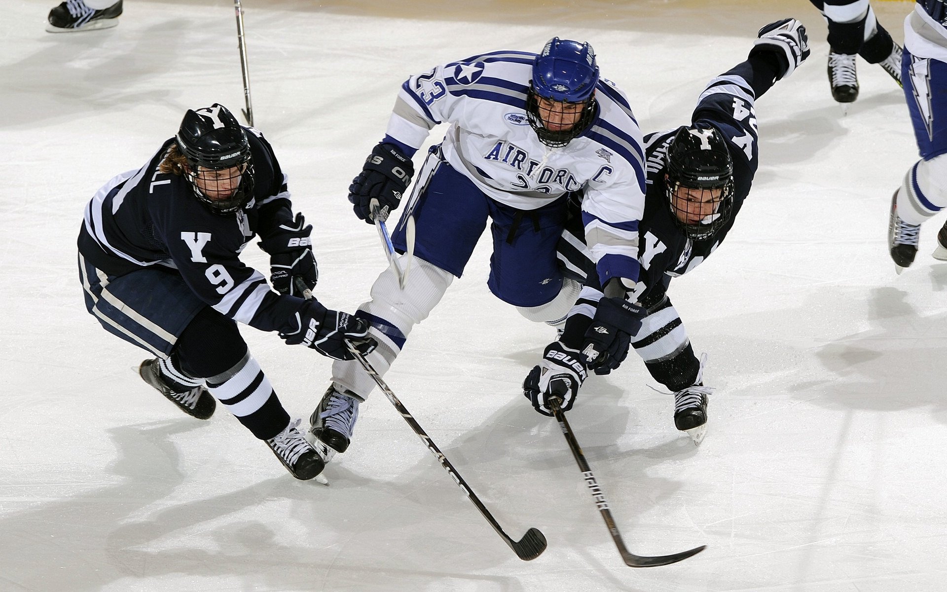 2026世界杯预选赛激战正酣，多支豪门提前锁定席位，亚洲区竞争白热化